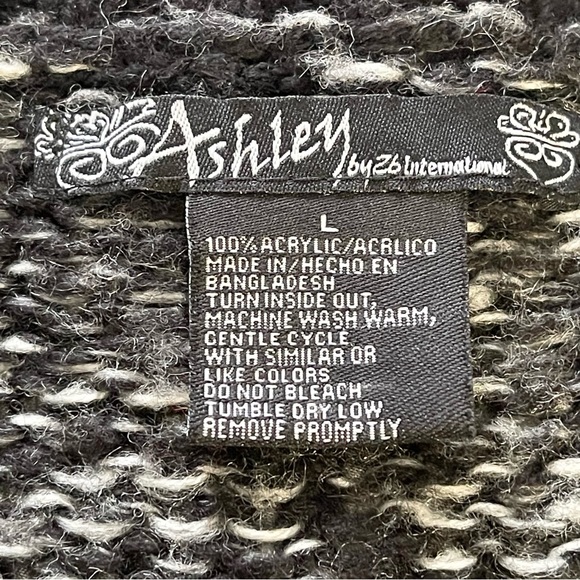 Ashley black, white grey blend long sleeve vneck sweater - Picture 14 of 14